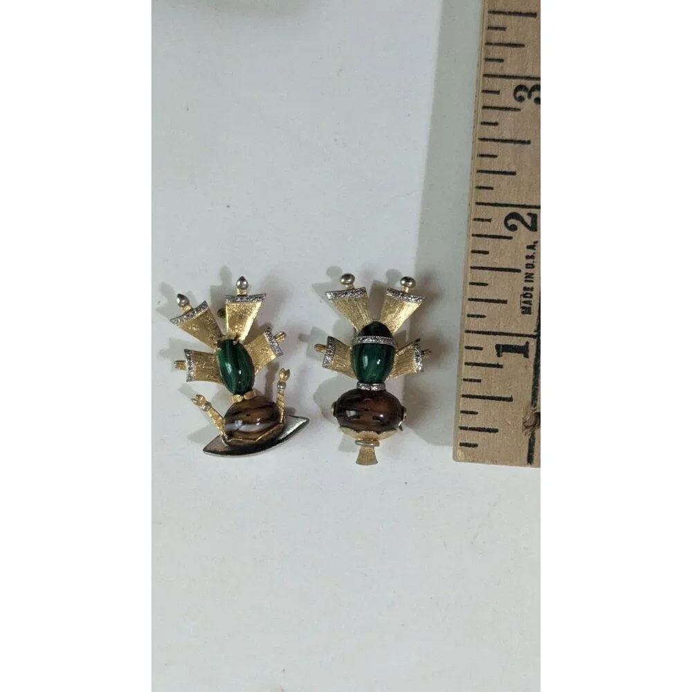 Vintage‎ Asian Figural Brooch Set Gold Tone Green Brown Stone Boy Girl Pins